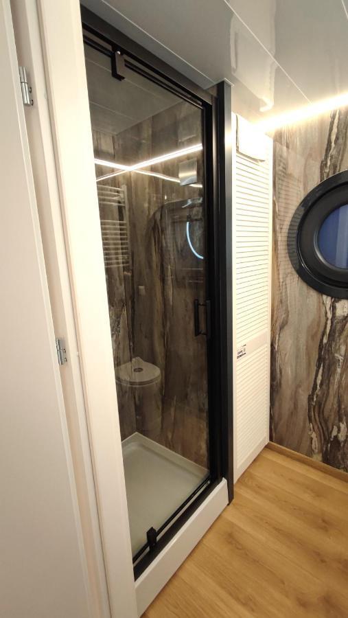 ורוצלב Houseboat Water King Apartament Plywajacy Dom Na Wodzie, 7 Os מראה חיצוני תמונה