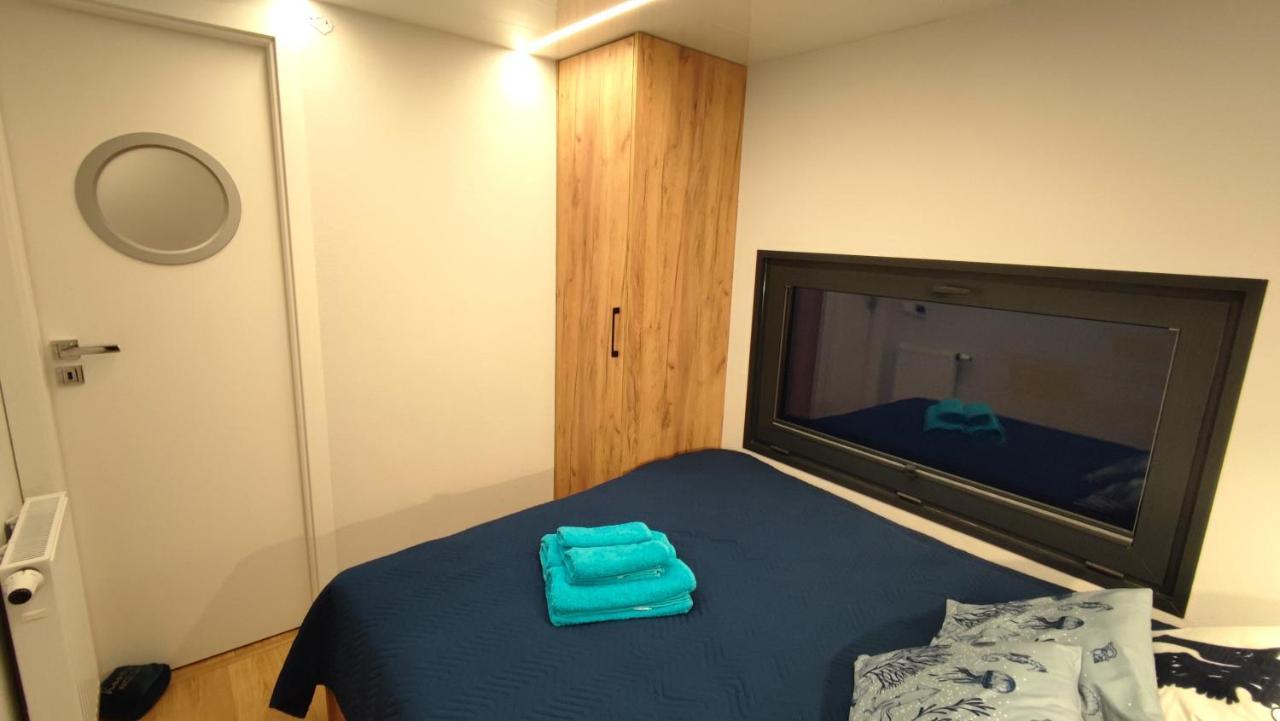 ורוצלב Houseboat Water King Apartament Plywajacy Dom Na Wodzie, 7 Os מראה חיצוני תמונה